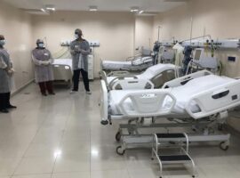 O ministro interino da Saúde, Eduardo Pazuello, acompanhado do governador do Amazonas, Wilson Lima, participam da inauguração da Ala Indígena no Hospital Nilton Lins