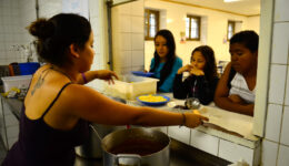 alimentação escola na Caetano de Campos