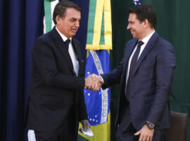 Jair Bolsonaro e Alexandre Ramagem em sua posse como diretor-geral da Abin (Valter Campanato/Agência Brasil)
