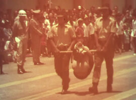 Foto da formatura de 84 guardas rurais indígenas em 1970, treinados pelo regime para atuar como braço da repressão nas aldeias (Arquivo/Convemg)