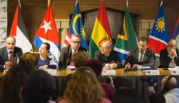 Pag28_Le_Monde_Edicao_218_Lambert_Laribi_Foto_Autor_Desconhecido-The Hague Group
