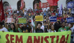 Manifestação em defesa da democracia na Cinelândia
