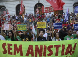 Manifestação em defesa da democracia na Cinelândia