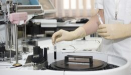 laboratory-563423_1280