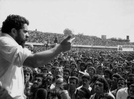 Lula_discursando_para_metalúrgicos_em_1979