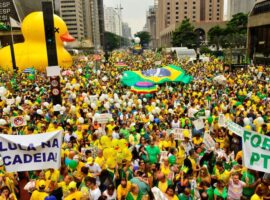 Manifestação_em_São_Paulo_contra_corrupção_e_o_governo_Dilma_em_13_de_março_de_2016_(3)