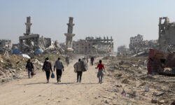 Pag02_Le_Monde_Edicao_219_Benoit_Breville_Jaber_Jehad-Wikimedia_Commons