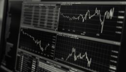 desk-black-and-white-technology-white-money-market-1170475-pxhere.com