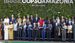 PR Lula durante foto de família. COP30
