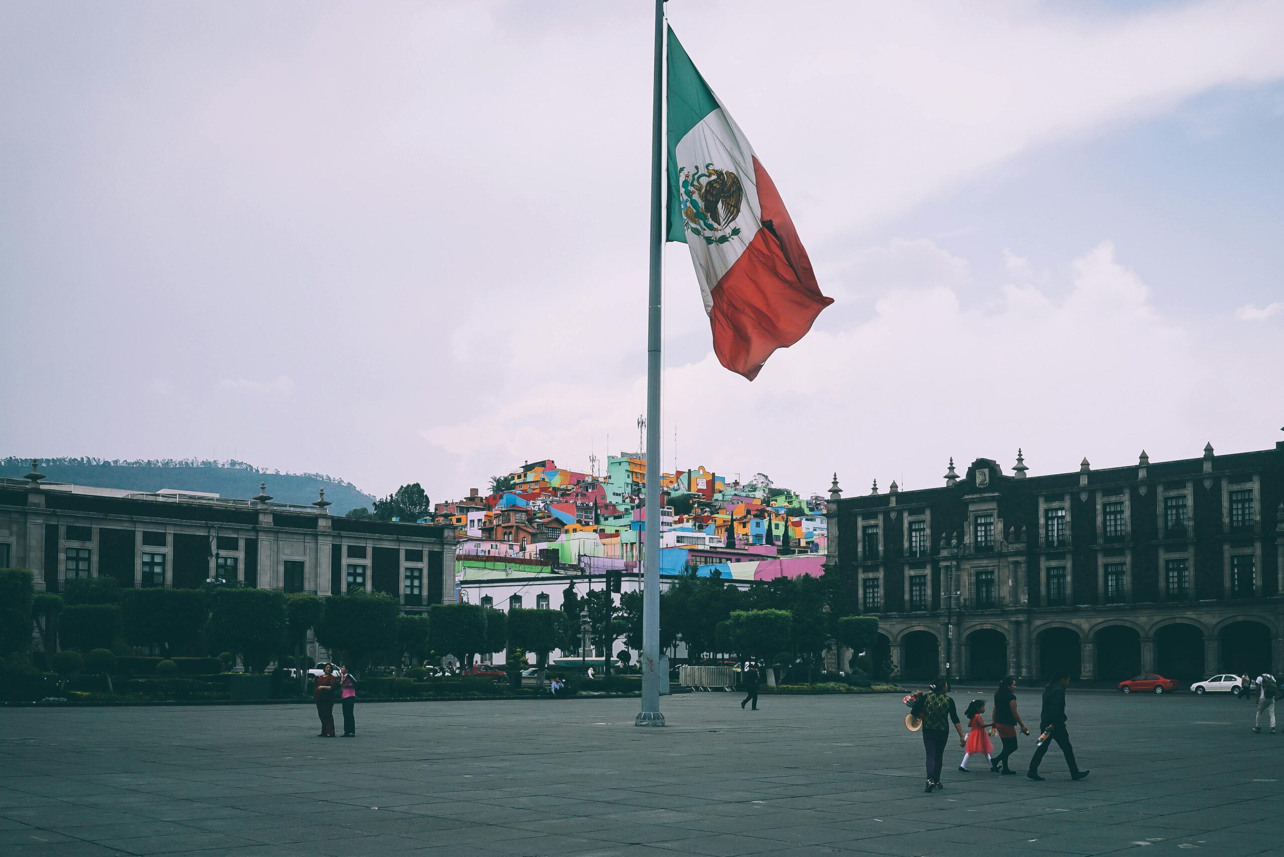 Bandeira do México hasteada