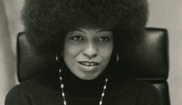 Angela_Davis_in_a_half-length_portrait_by_Bernard_Gotfryd_-_crop