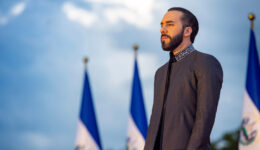 Pag15_Le_Monde_Edicao_222_Fabio_Luis_Barbosa_dos_Santos_Foto_Casa_Presidencial_El_Salvador-Wikimedia Commons