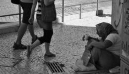 Pobreza_-_Lisboa_-_Portugal_(6237403457)