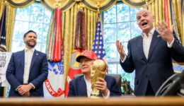 Pag36-37_Le_Monde_Edicao_223_Florian_Foto_Daniel_Torok-The_White_House
