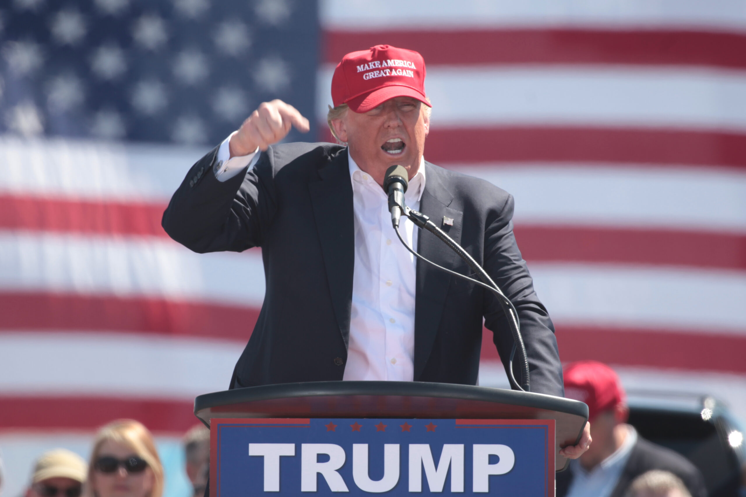 O nacionalismo trumpista e a colonização do espaço doméstico dos EUA: fotografia de Trump