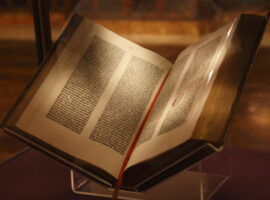 Gutenberg_Bible,_New_York_Public_Library,_USA._Pic_01