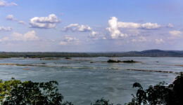 Rio_Tapajós,_visto_da_base_do_PN_da_Amazônia