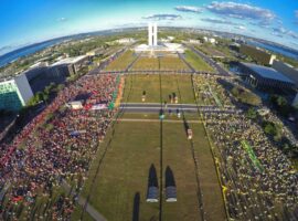 Atos_pró_e_contra_o_impeachment_na_Esplanada