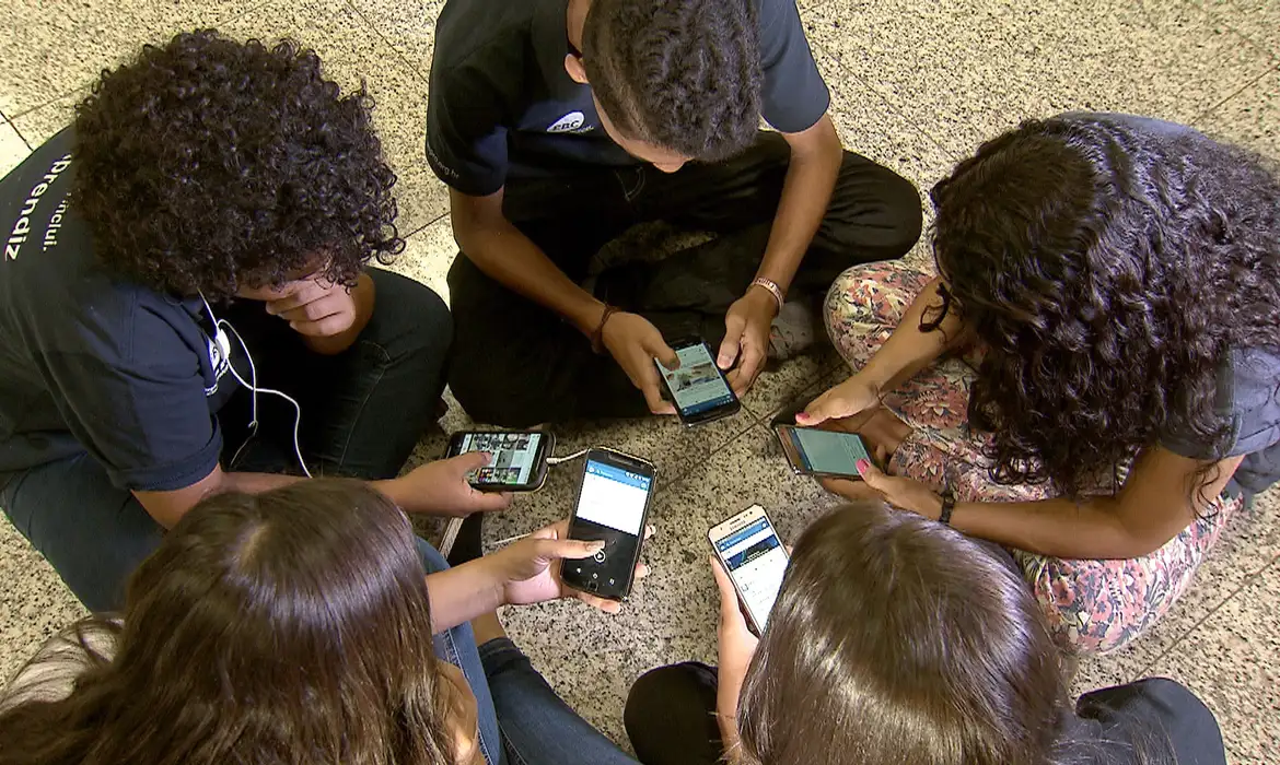 celulares nas escolas