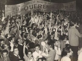 manifestacao-a-favor-de-getulio-vargas-ao-final-do-estado-novo-ba44dc-1024