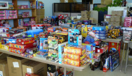 christmas-toy-supermarket-grocery-store-salvationarmymorrobay-retail-512287-pxhere.com