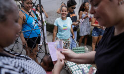 Pag04-05_Le_Monde_Edicao_227_Silvia_Foto_Beto_Figueiroa