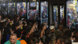Transporte em SP apos chuva