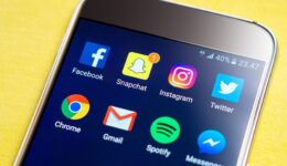celular-social-media-1-970x521-1