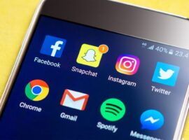celular-social-media-1-970x521-1