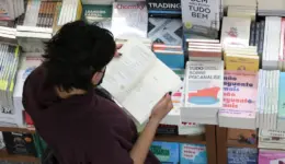 dia_do_livro_sp_rvrsa_abr_2810212699 (1)
