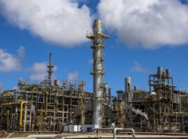 Petrobras inaugura unidade de abatimento de emissões de gases S