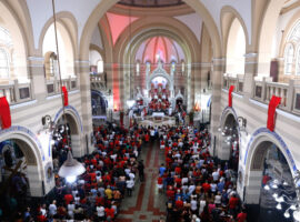 Fieis acompanham missa para São Sebastião na Tijuca