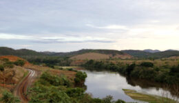 Trecho do rio Doce na região de Periquito(MG).