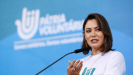 A presidente do Conselho do programa Pátria Voluntária, Michelle Bolsonaro, durante evento para celebrar o Dia Nacional do Voluntariado.