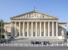 Pag02_Le_Monde_Edicao_229_Breville_Foto_ZeusUpsistos_Wikimedia-Commons