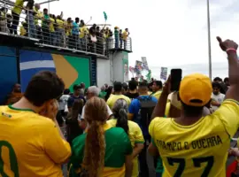 Programa de Flávio Bolsonaro: extermínio, entrega de minerais críticos, vida desde a concepção e respeito a todos os arranjos familiares