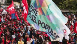 Pag8-9_Le_Monde_Edicao_230_Nilza_Foto_Paulo_Pinto-AGPT
