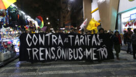 São Paulo (SP), 29.06.2023 - Ato contra tarifa de transporte público lembra atos de 2013. Manifestação no centro da cidade pela Tarifa Zero para o transporte público. Foto Paulo Pinto/Agência Brasil