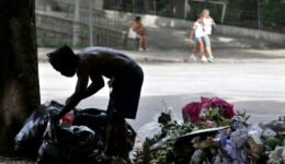Rio de Janeiro (RJ), 14/02/2023 - População em situação de rua no Largo do Machado, zona sul da cidade. (Foto:Tânia Rêgo/Agência Brasil)