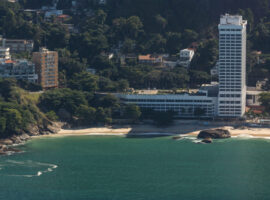 Sheraton_Grand_Rio_Hotel_&_Resort_+_Praia_do_Vidigal_by_Diego_Baravelli
